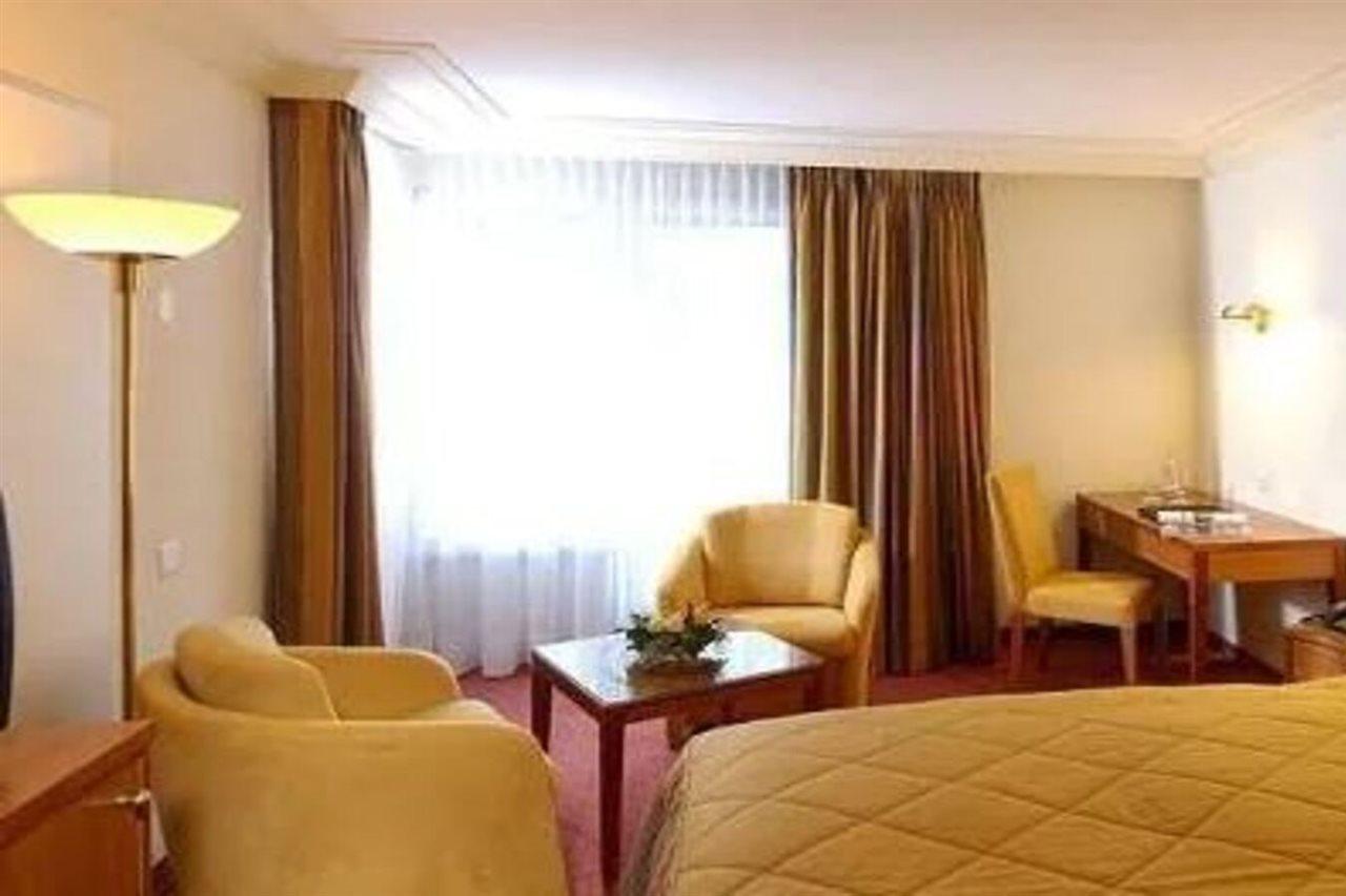 Kongress Hotel Davos Kültér fotó